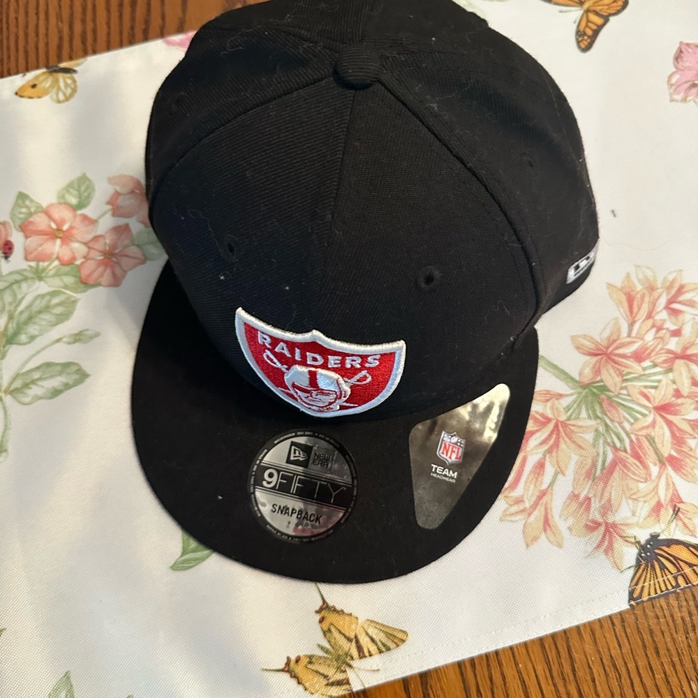 New Era Raiders Black Snapback Hat - Picture 5 of 7